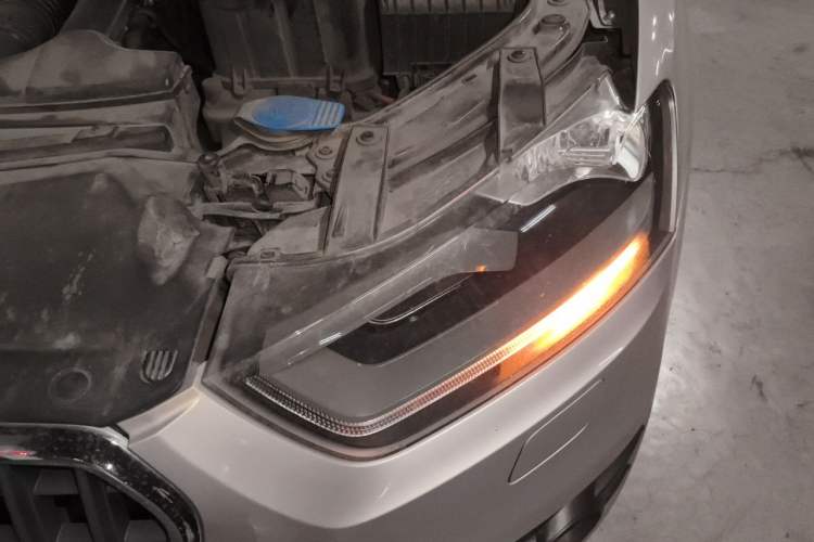 Used Audi Q3 2015 30 TFSI Comfort Model Engine Bay Left