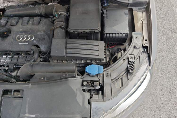 Used Audi Q3 2015 35 TFSI quattro Technology Edition Engine Bay Left