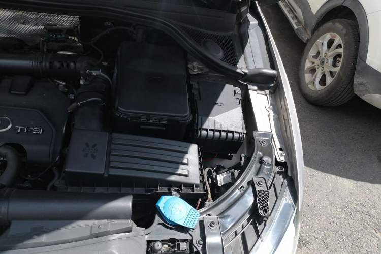 Used Audi Q3 2015 35 TFSI quattro Luxury Edition Engine Bay Left