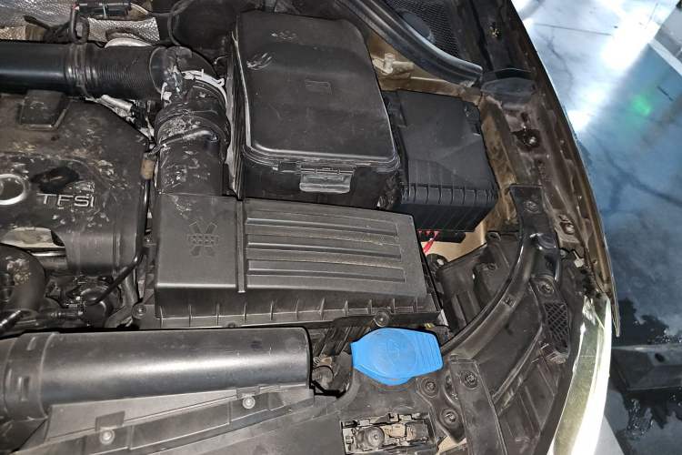 Used Audi Q3 2015 35 TFSI quattro Comfort model Engine Bay Left