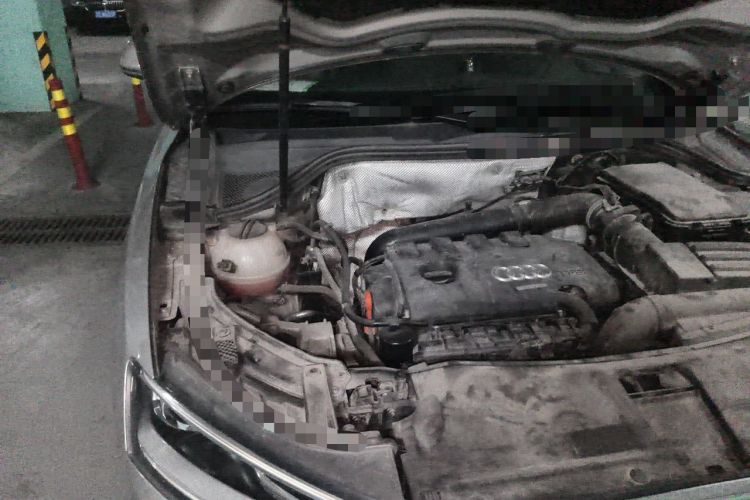 Used Audi Q3 2015 35 TFSI quattro Technology Edition Engine Bay Right
