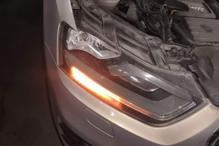 Used Audi Q3 2015 30 TFSI Comfort Model Engine Bay Right