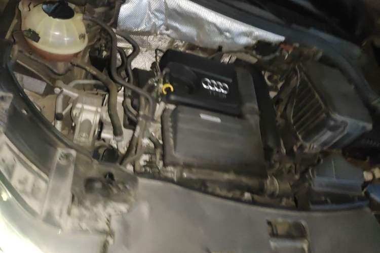 Used Audi Q3 2015 30 TFSI Comfort Model Engine Bay Right