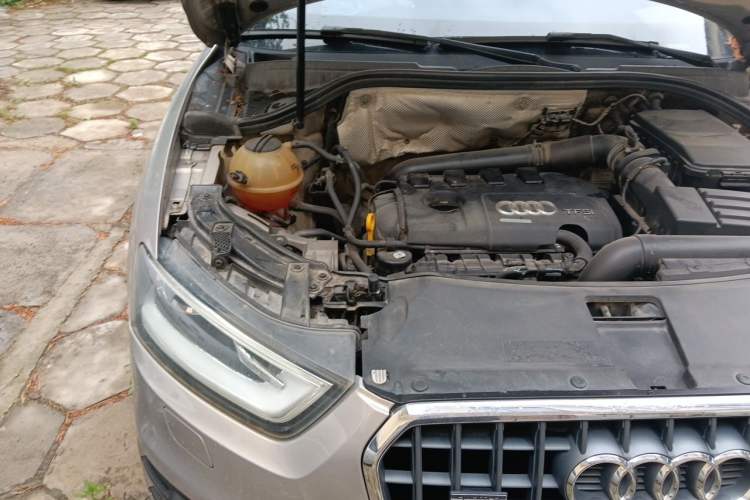 Used Audi Q3 2015 35 TFSI quattro Technology Edition Engine Bay Right
