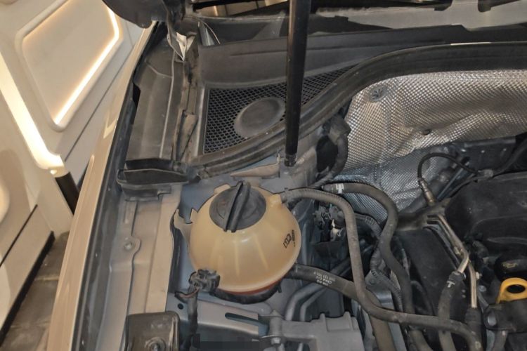 Used Audi Q3 2015 30 TFSI Comfort Model Engine Bay Right
