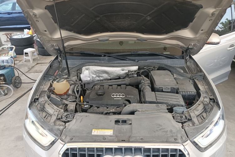 Used Audi Q3 2015 35 TFSI Comfort Model Engine Bay