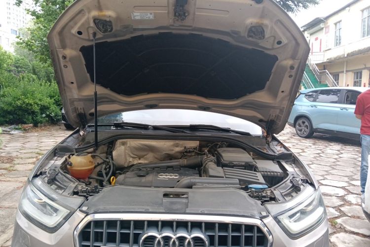Used Audi Q3 2015 35 TFSI quattro Technology Edition Engine Bay