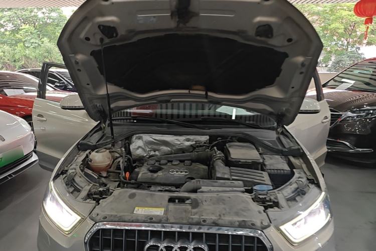 Used Audi Q3 2015 35 TFSI quattro Technology Edition Engine Bay