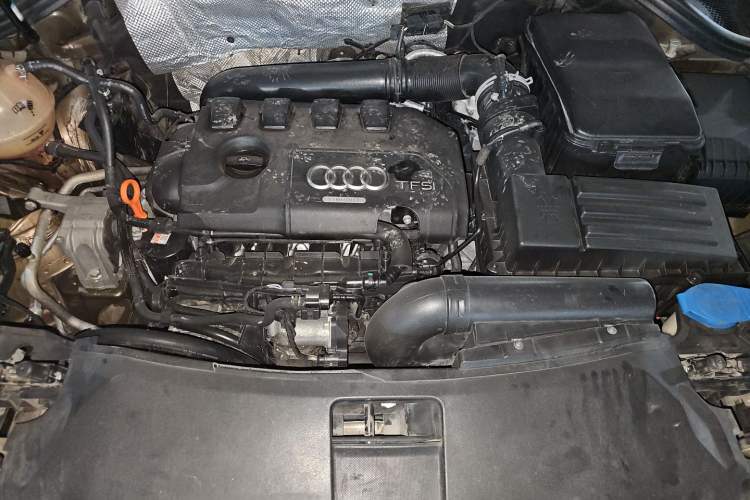 Used Audi Q3 2015 35 TFSI quattro Comfort model Engine Bay