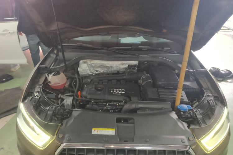 Used Audi Q3 2015 35 TFSI quattro Technology Edition Engine Bay