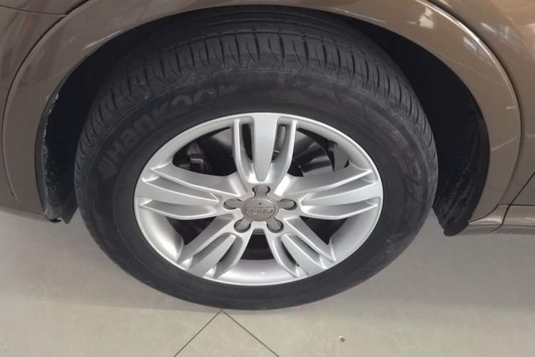 Used Audi Q3 2015 35 TFSI Comfort Model Exterior 1
