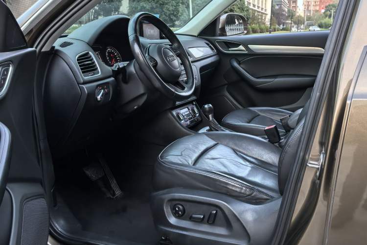 Used Audi Q3 2015 35 TFSI Comfort Model Exterior 10