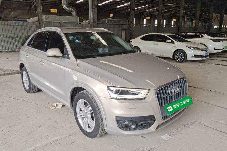 Used Audi Q3 2015 35 TFSI quattro Technology Edition Front Right 45 Deg