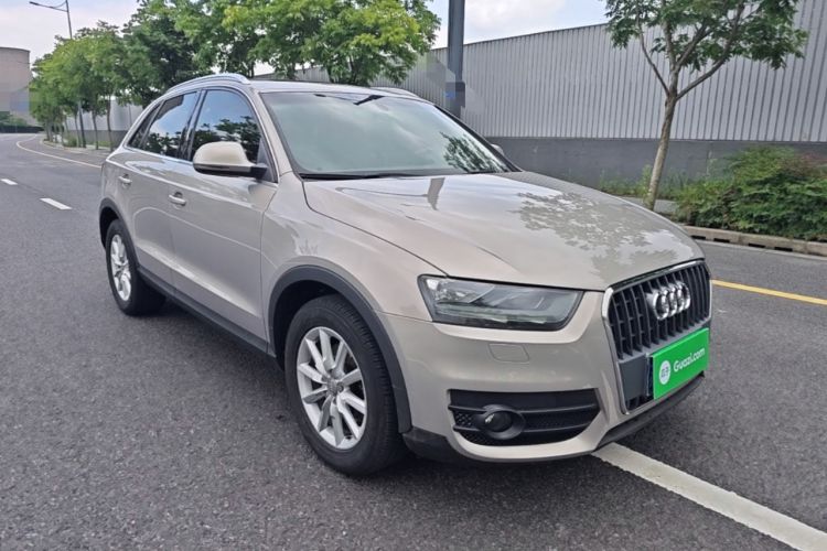 Used Audi Q3 2015 30 TFSI Ambition Edition Front Right 45 Deg
