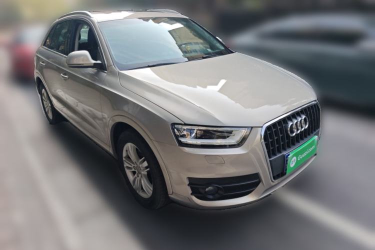 Used Audi Q3 2015 35 TFSI quattro Technology Edition Front Right 45 Deg