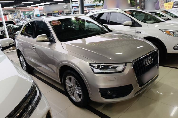 Used Audi Q3 2015 35 TFSI Comfort Model Front Right 45 Deg