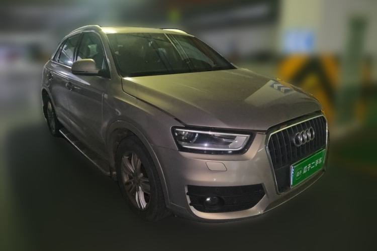 Used Audi Q3 2015 35 TFSI Comfort Model Front Right 45 Deg