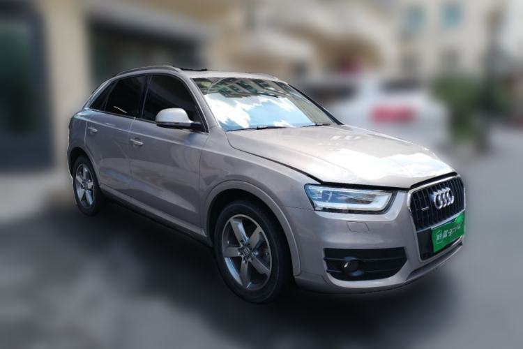 Used Audi Q3 2015 35 TFSI quattro Luxury Edition Front Right 45 Deg