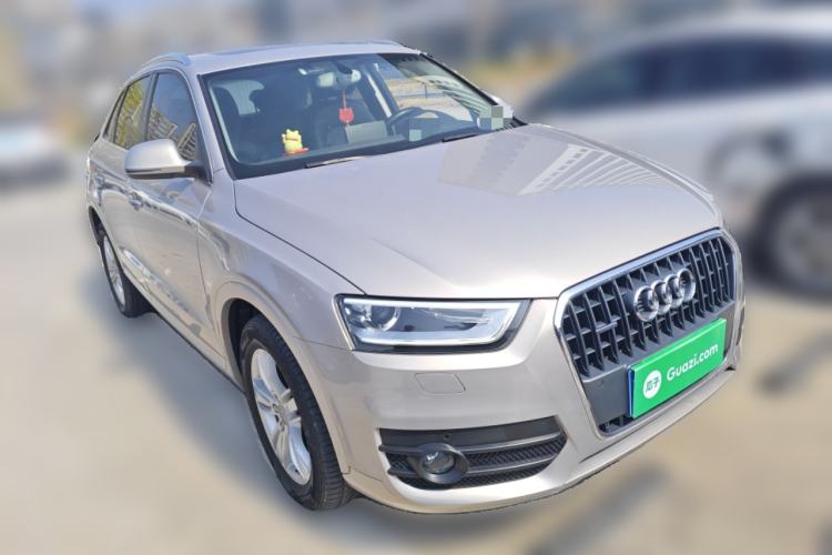Used Audi Q3 2015 35 TFSI quattro Technology Edition Front Right 45 Deg