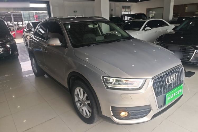 Used Audi Q3 2015 35 TFSI Ambition Edition Front Right 45 Deg