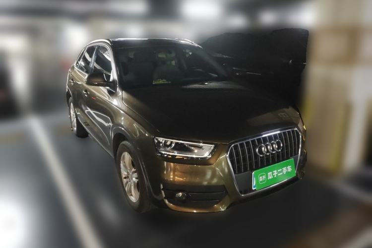Used Audi Q3 2015 30 TFSI Comfort Model Front Right 45 Deg