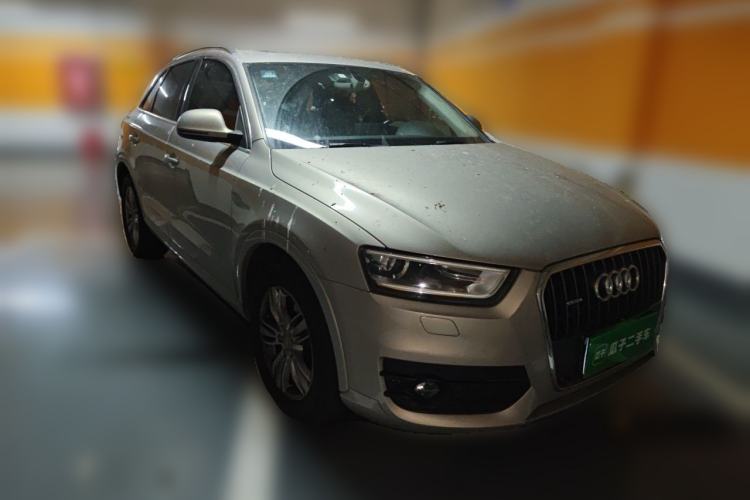 Used Audi Q3 2015 35 TFSI quattro Technology Edition Front Right 45 Deg