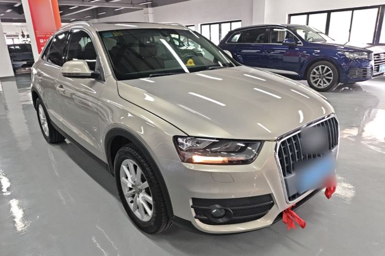 Used Audi Q3 2015 30 TFSI Ambition Edition Front Right 45 Deg