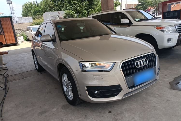 Used Audi Q3 2015 35 TFSI Comfort Model Front Right 45 Deg