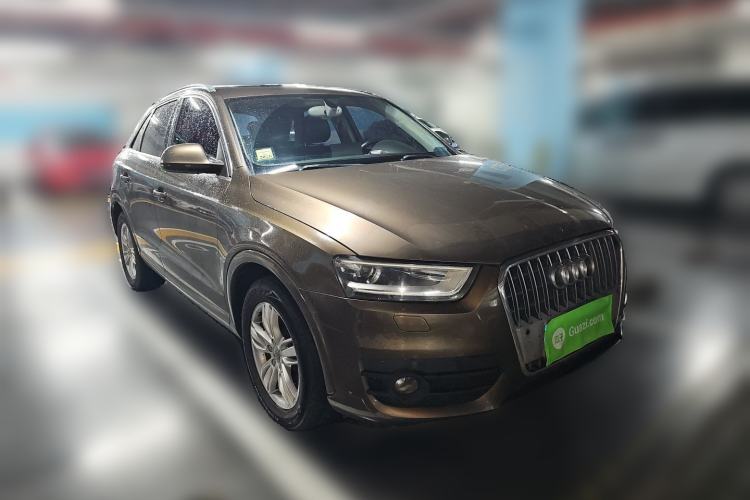 Used Audi Q3 2015 35 TFSI quattro Comfort model Front Right 45 Deg