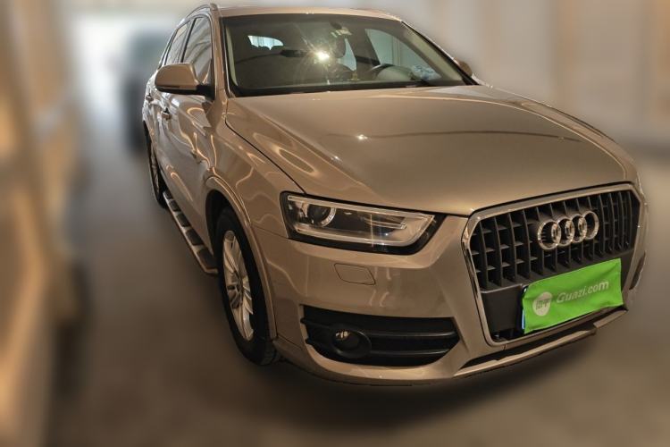 Used Audi Q3 2015 30 TFSI Comfort Model Front Right 45 Deg