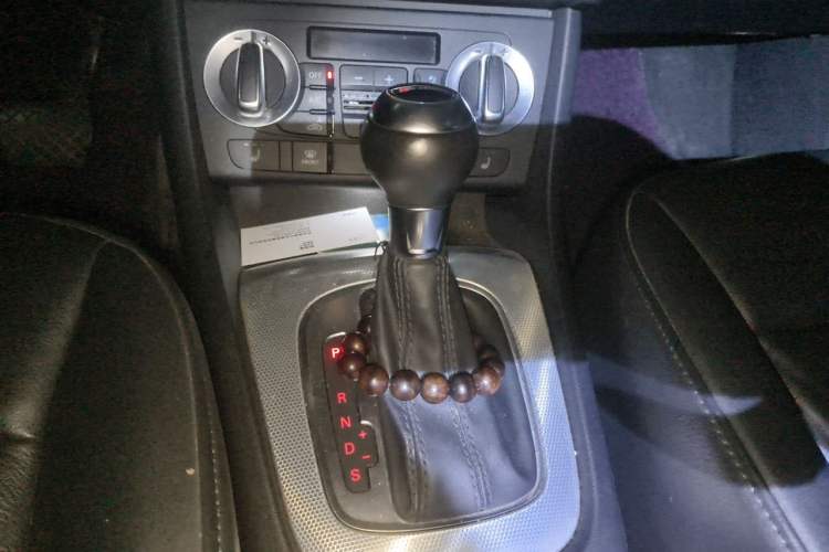 Used Audi Q3 2015 35 TFSI quattro Technology Edition Gear Lever