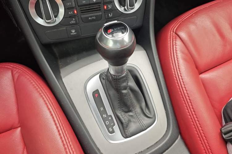 Used Audi Q3 2015 30 TFSI Ambition Edition Gear Lever