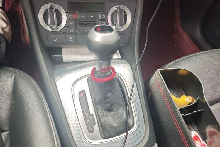 Used Audi Q3 2015 35 TFSI Millionth Anniversary Comfort Model Gear Lever
