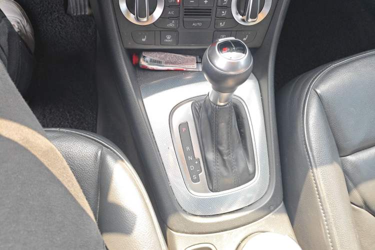 Used Audi Q3 2015 35 TFSI quattro Technology Edition Gear Lever