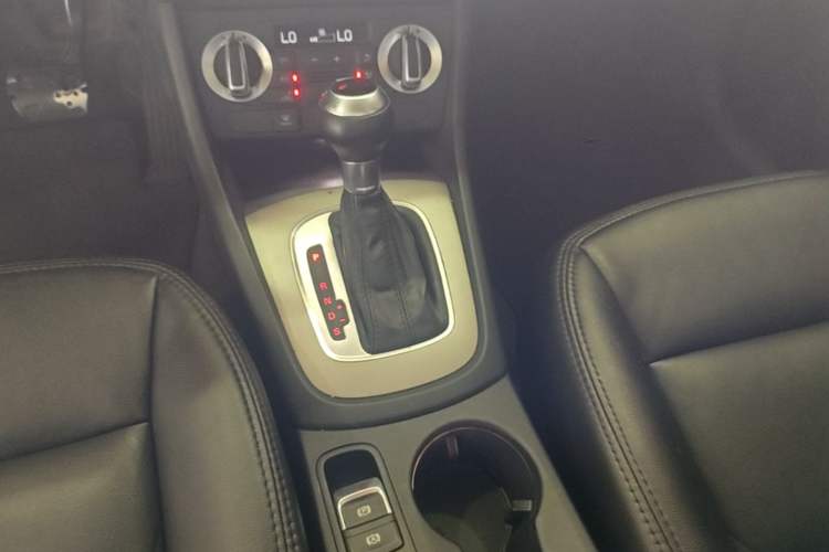 Used Audi Q3 2015 35 TFSI Ambition Edition Gear Lever
