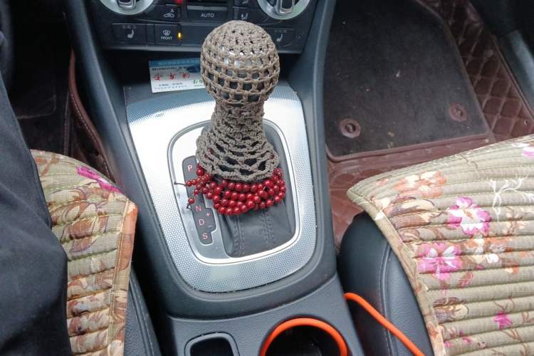 Used Audi Q3 2015 35 TFSI quattro Technology Edition Gear Lever