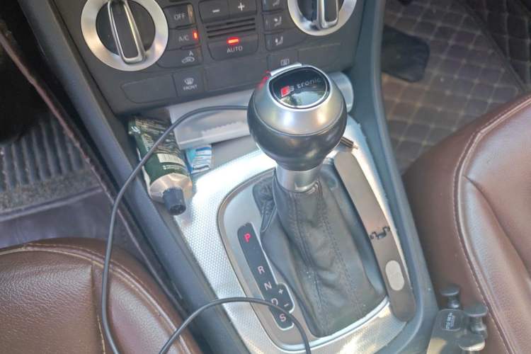 Used Audi Q3 2015 30 TFSI Comfort Model Gear Lever
