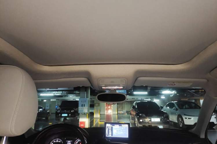 Used Audi Q3 2015 30 TFSI Comfort Model Headliner