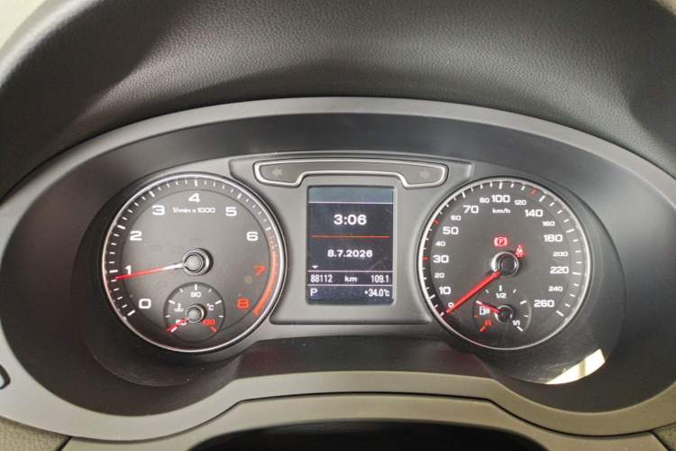 Used Audi Q3 2015 35 TFSI quattro Technology Edition Instrument Cluster