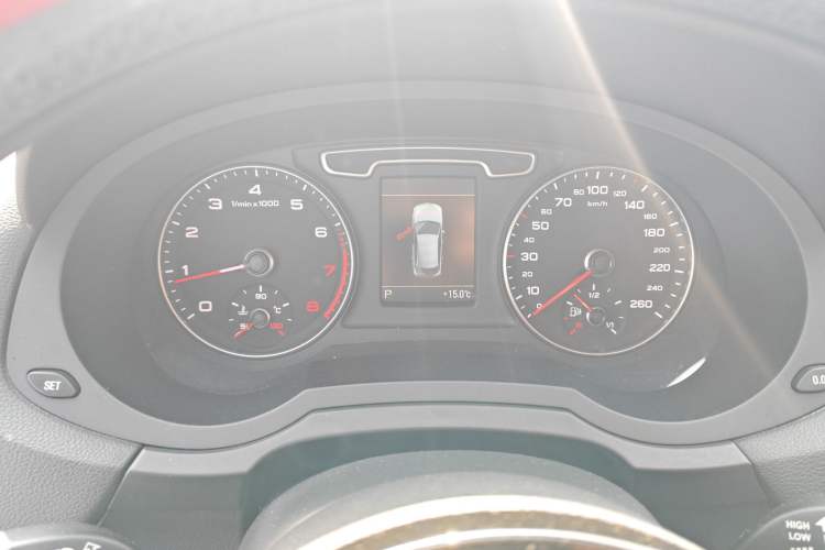 Used Audi Q3 2015 35 TFSI quattro Technology Edition Instrument Cluster