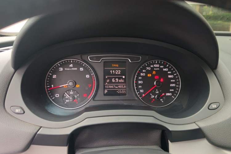 Used Audi Q3 2015 30 TFSI Comfort Model Instrument Cluster