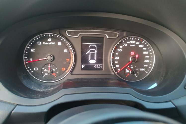 Used Audi Q3 2015 35 TFSI Comfort Model Instrument Cluster