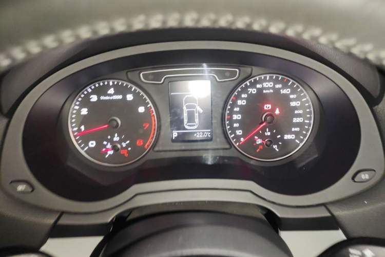 Used Audi Q3 2015 30 TFSI Comfort Model Instrument Cluster