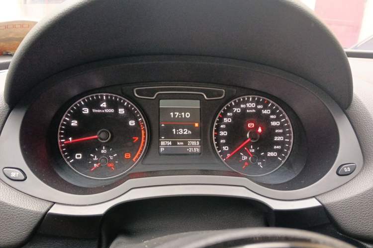 Used Audi Q3 2015 35 TFSI quattro Technology Edition Instrument Cluster