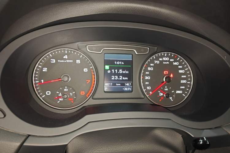 Used Audi Q3 2015 35 TFSI quattro Technology Edition Instrument Cluster