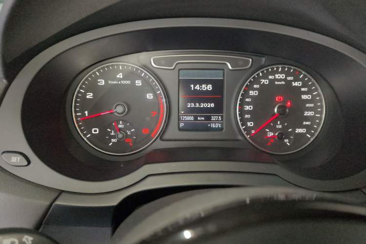 Used Audi Q3 2015 35 TFSI quattro Technology Edition Instrument Cluster