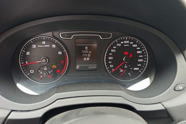 Used Audi Q3 2015 35 TFSI Ambition Edition Instrument Cluster