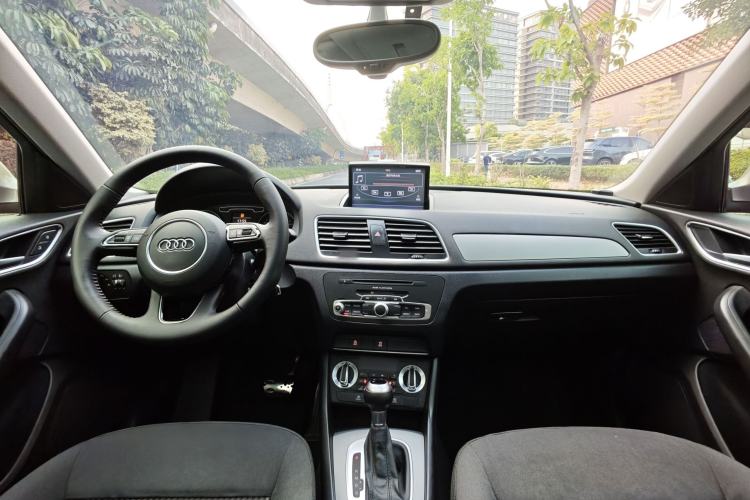 Used Audi Q3 2015 30 TFSI Ambition Edition Interior 11