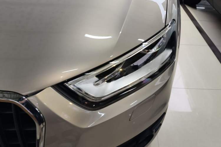 Used Audi Q3 2015 35 TFSI Comfort Model Left Front Headlight