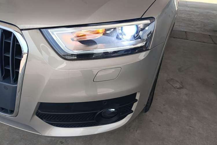 Used Audi Q3 2015 35 TFSI Comfort Model Left Front Headlight